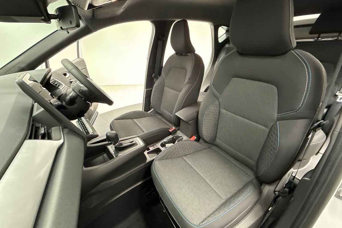 2025 Mitsubishi XE