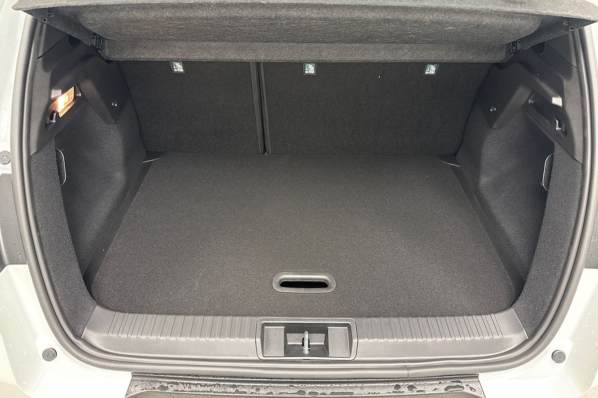 2025 Mitsubishi XE