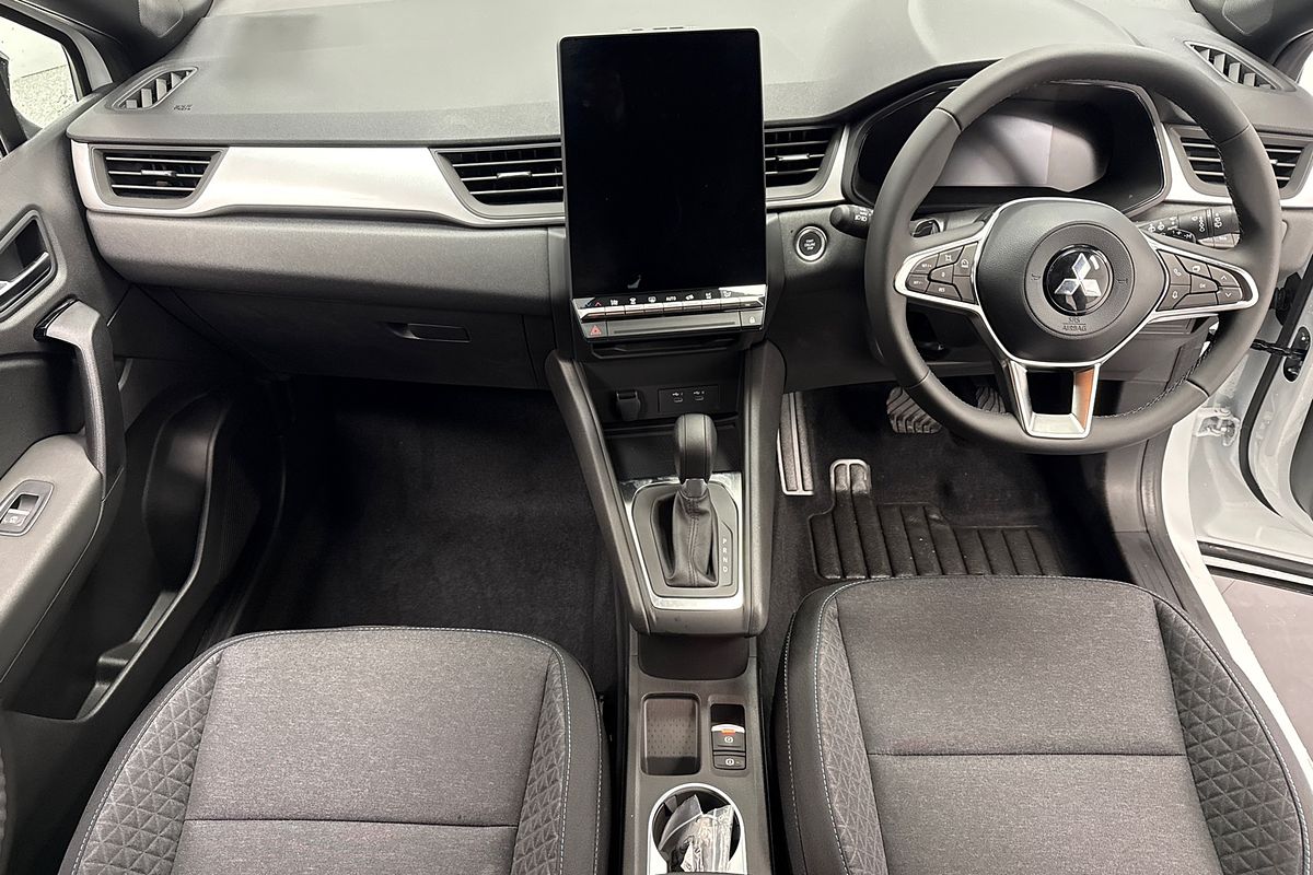 2025 Mitsubishi XE