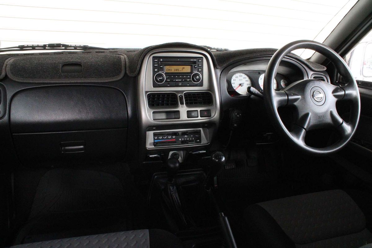 2014 Nissan Navara ST-R D22 4X4