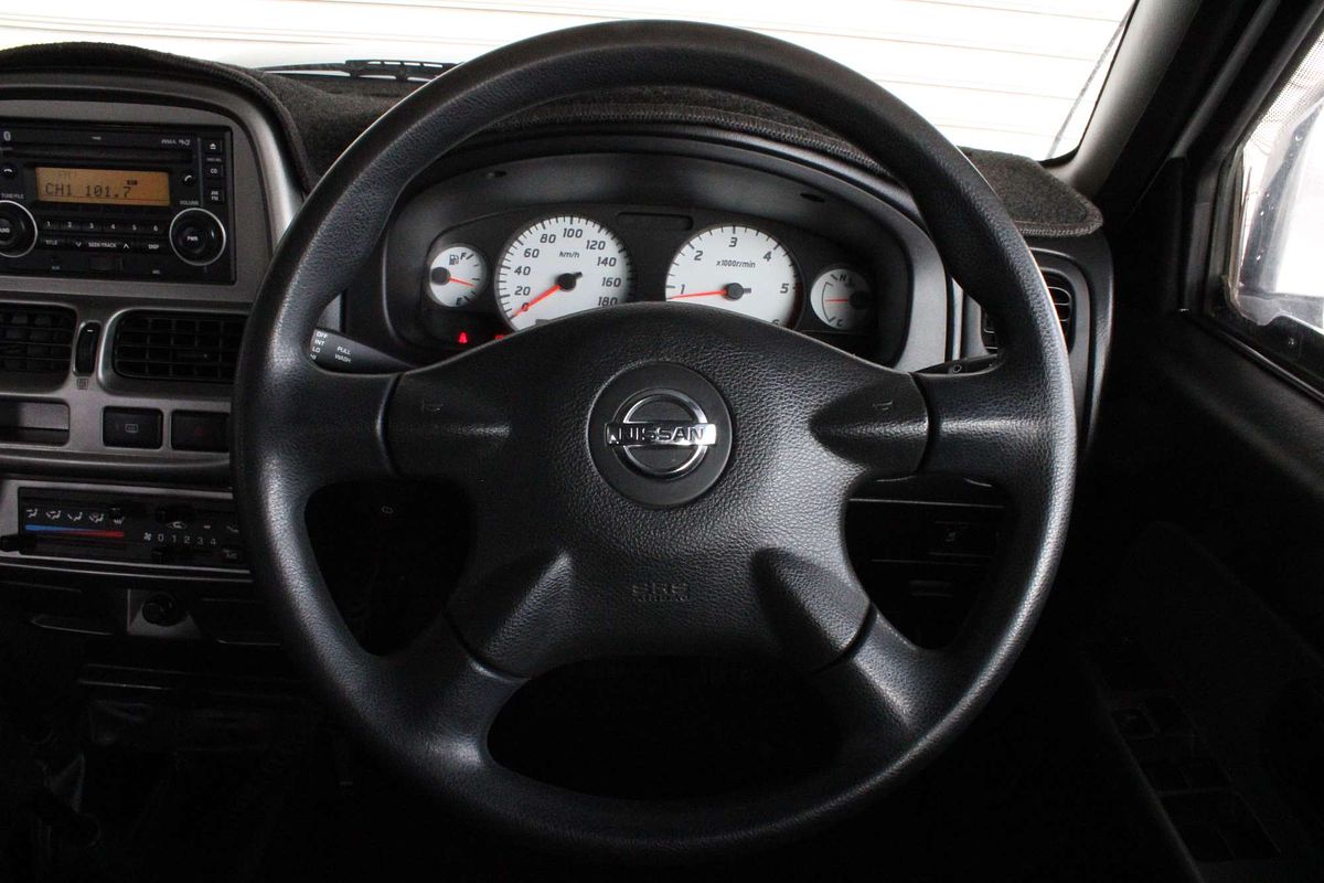 2014 Nissan Navara ST-R D22 4X4