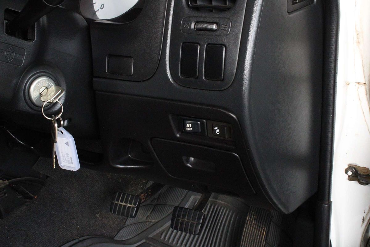 2014 Nissan Navara ST-R D22 4X4