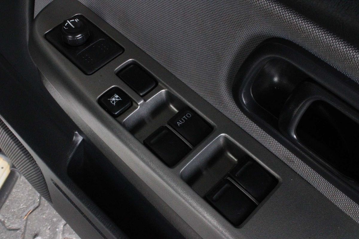 2014 Nissan Navara ST-R D22 4X4