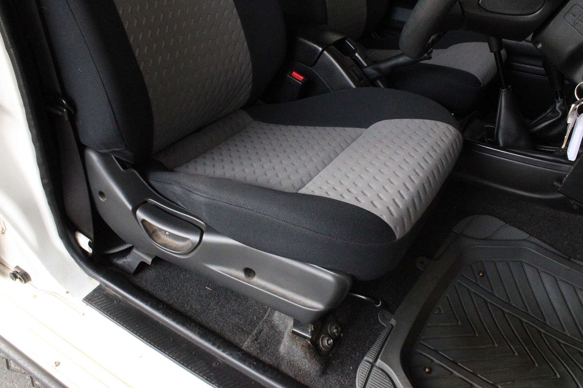 2014 Nissan Navara ST-R D22 4X4