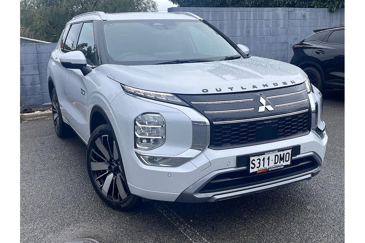 2025 Mitsubishi Outlander PHEV GSR ZM