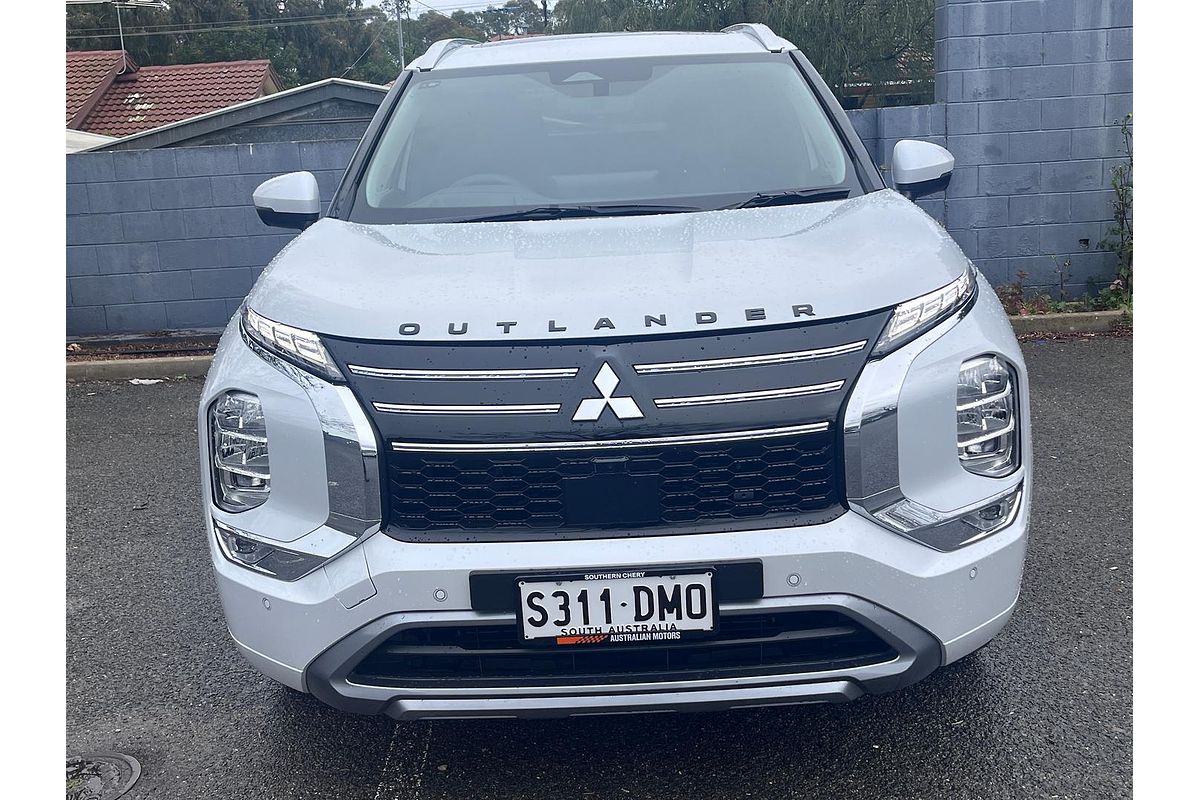 2025 Mitsubishi Outlander PHEV GSR ZM