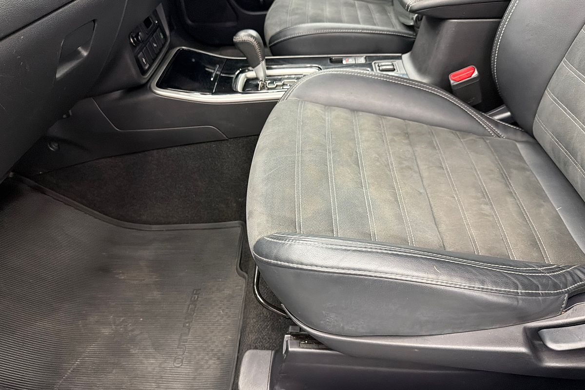 2021 Mitsubishi Outlander LS ZL
