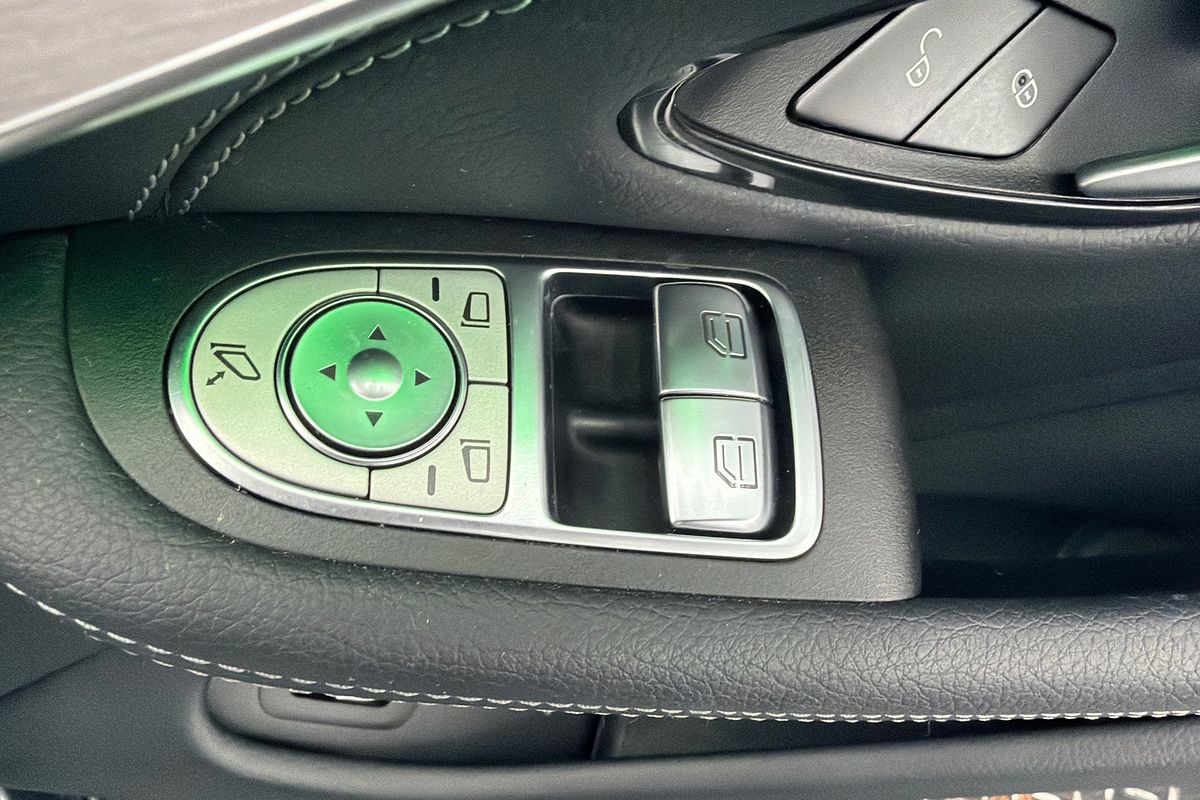 2021 Mercedes-Benz C-Class C300 C205