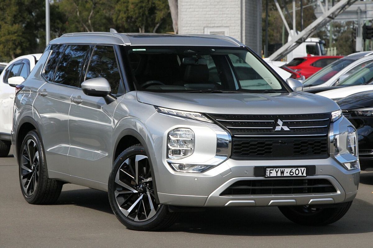 2022 Mitsubishi Outlander Exceed ZM