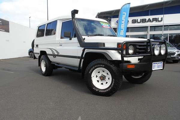 2001 Toyota Landcruiser Troopcarrier HZJ78R