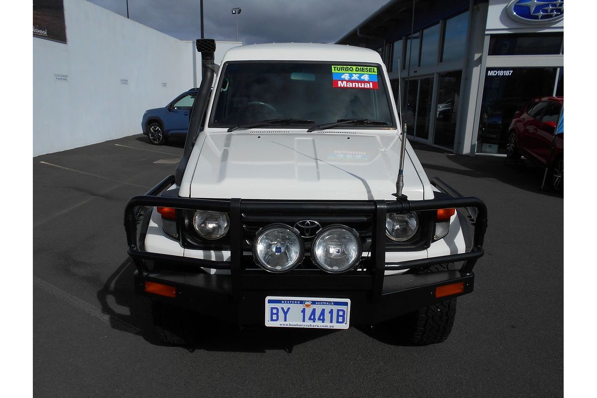 2001 Toyota Landcruiser Troopcarrier HZJ78R