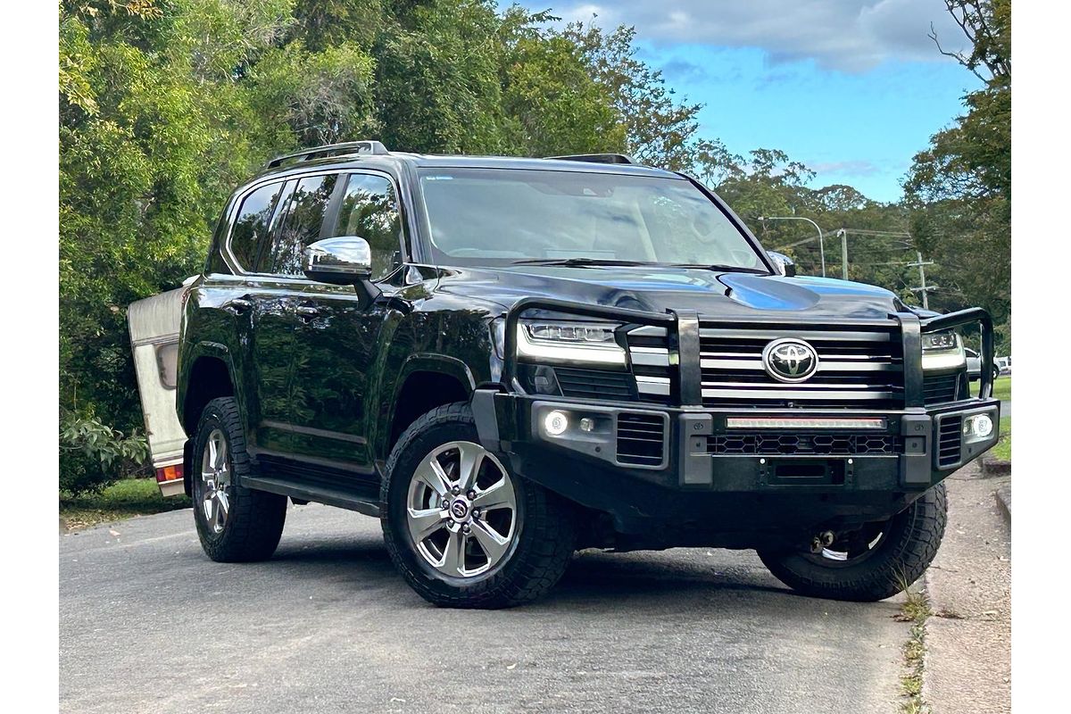 2022 Toyota Landcruiser Sahara FJA300R