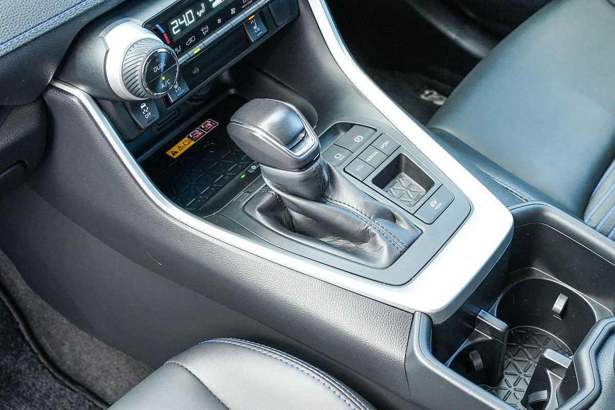 2025 Toyota RAV4 XSE AXAH52R