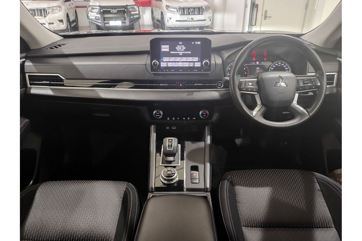 2024 Mitsubishi Outlander ES ZM