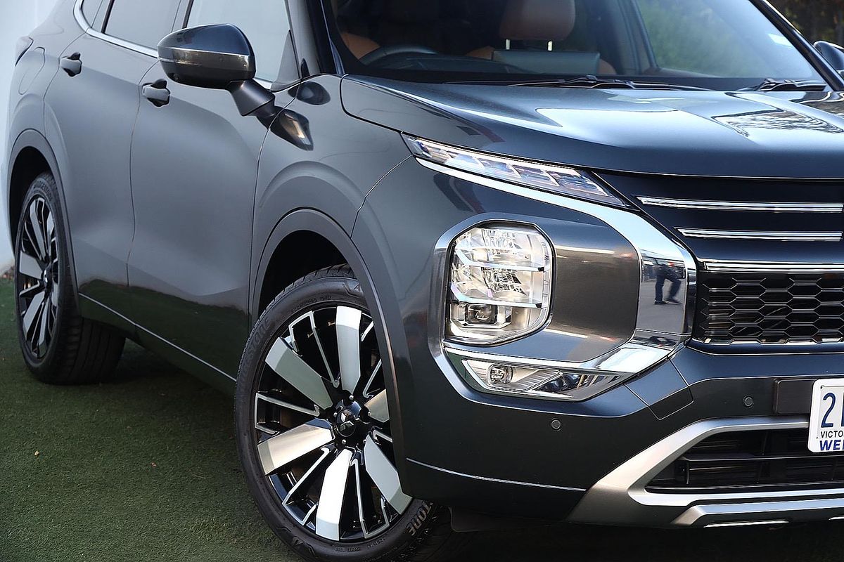 2025 Mitsubishi Outlander Exceed Tourer ZM