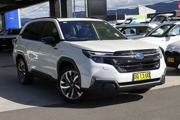 2025 Subaru Forester Hybrid Touring S6