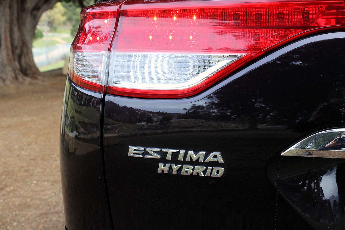 2013 Toyota ESTIMA HYBRID Aut