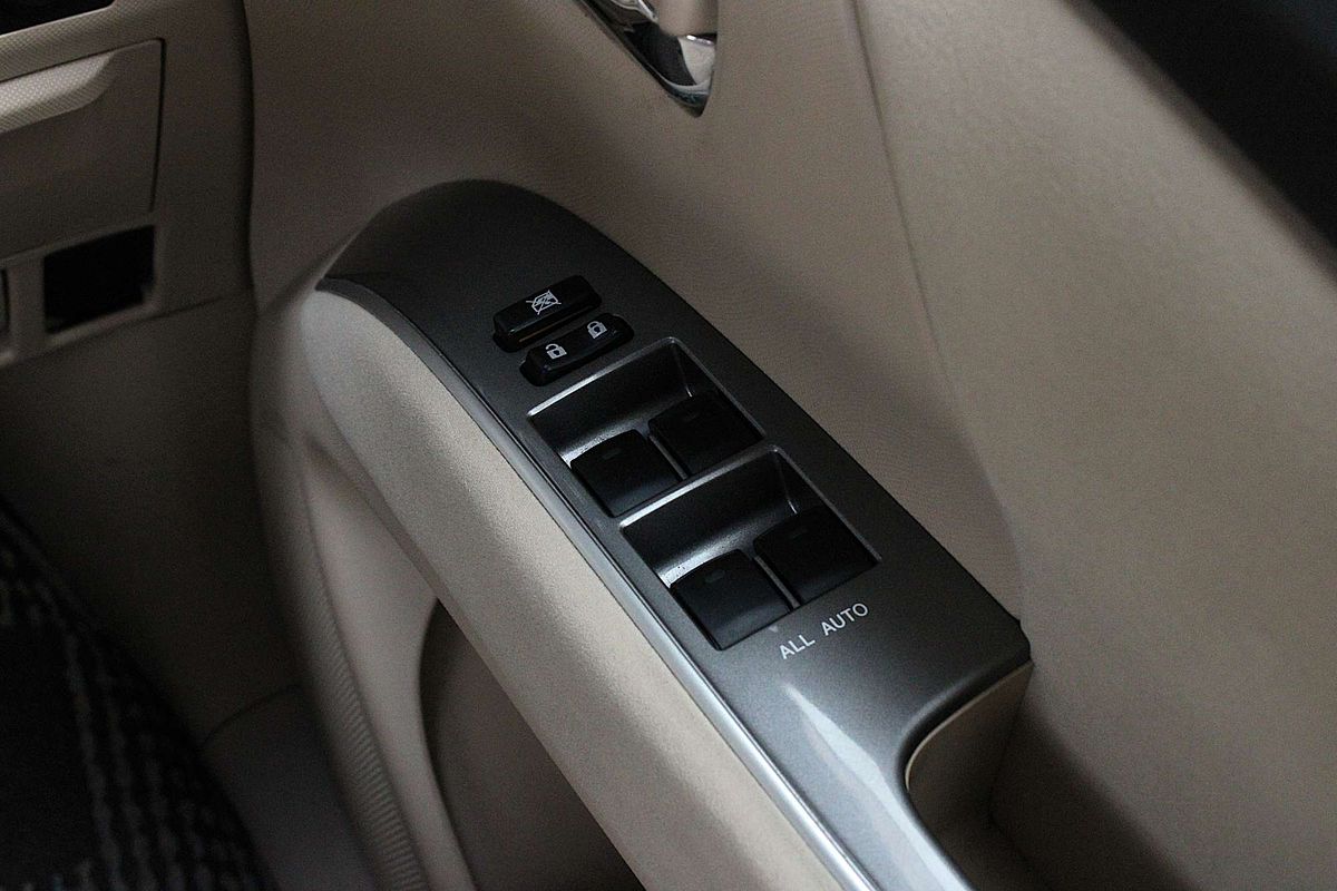 2013 Toyota ESTIMA HYBRID Aut