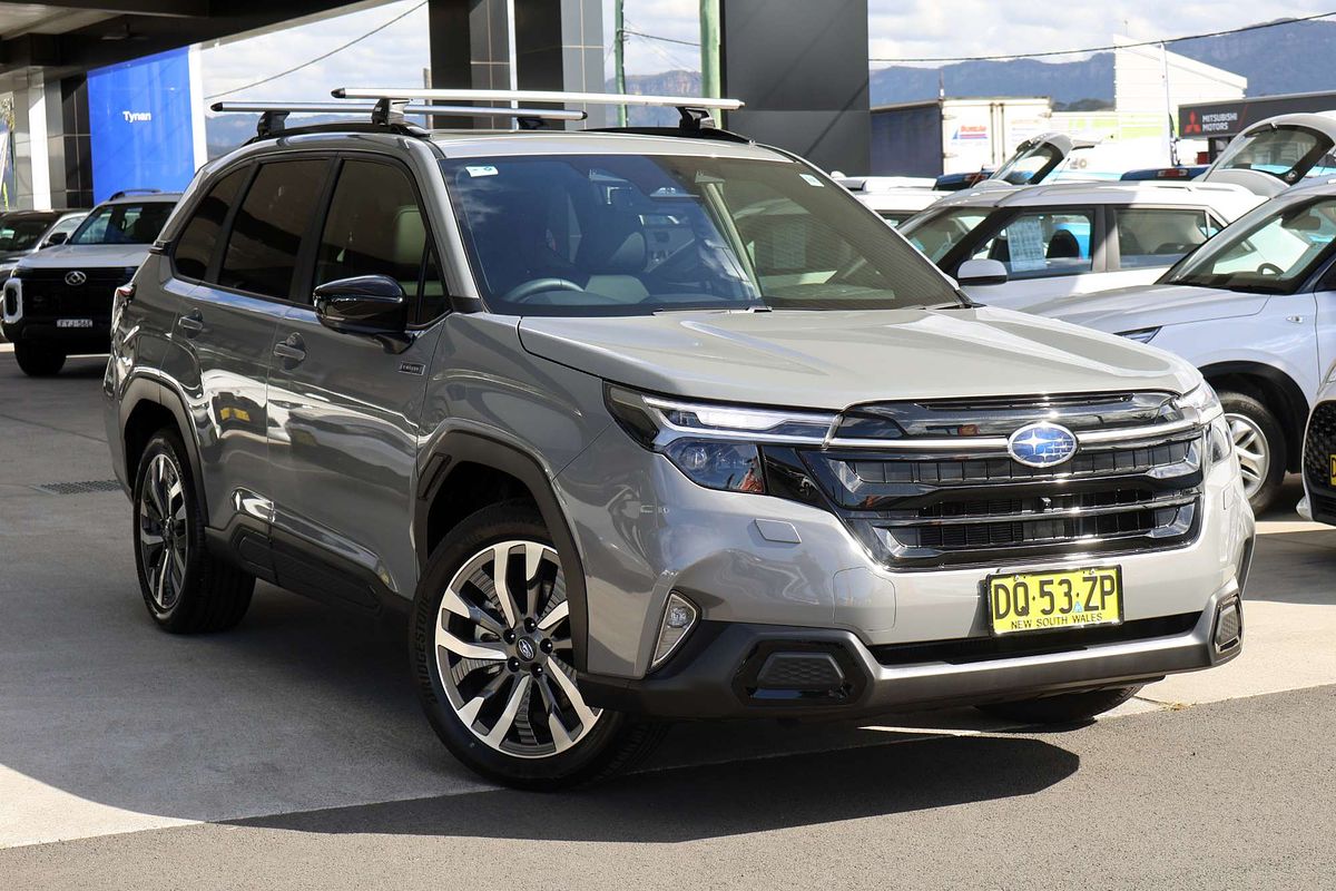 2025 Subaru Forester Hybrid Touring S6