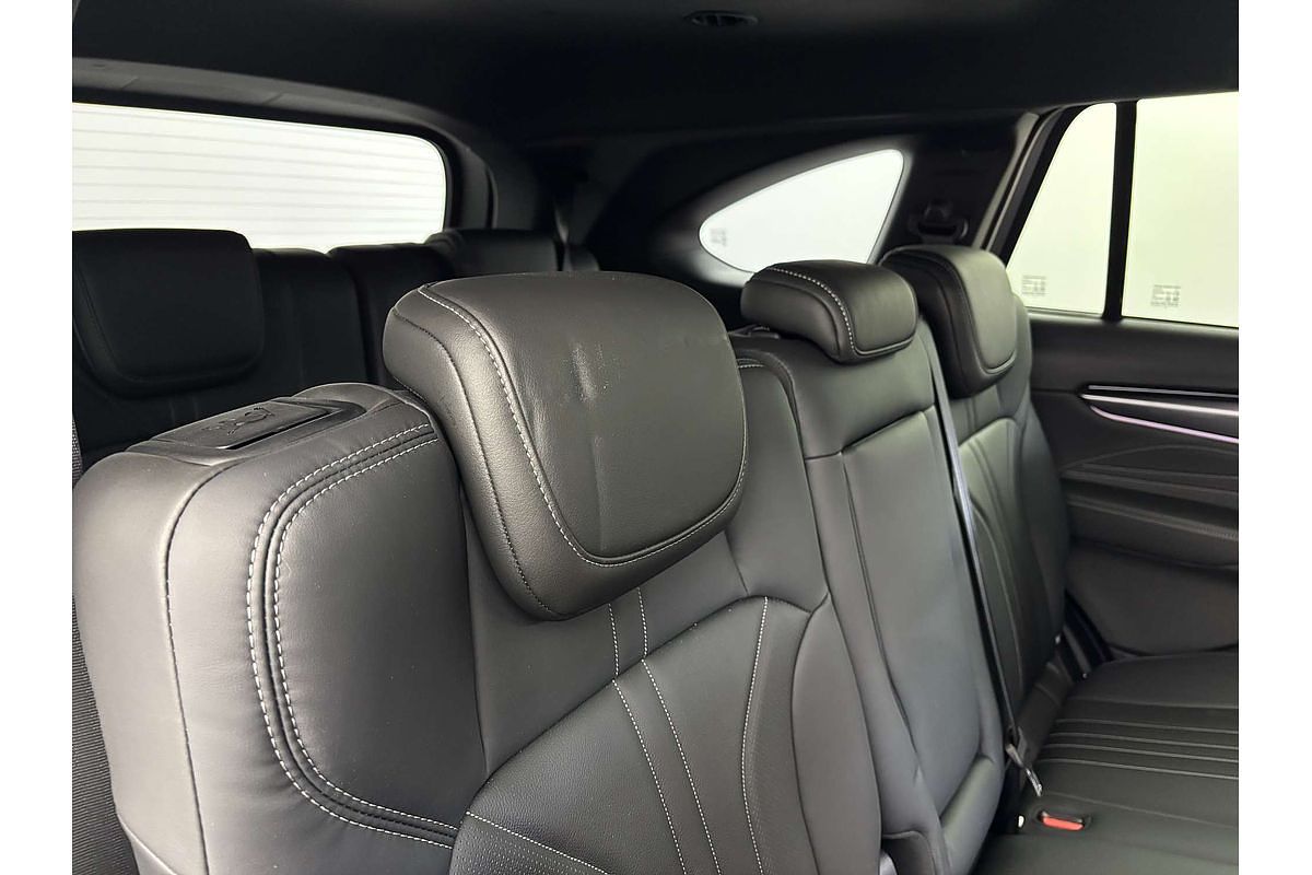 2025 Isuzu MU-X LS-T