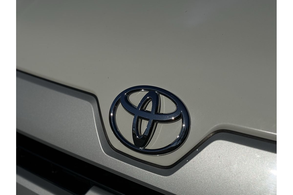2020 Toyota Hiace GDH320R ELWB High Roof