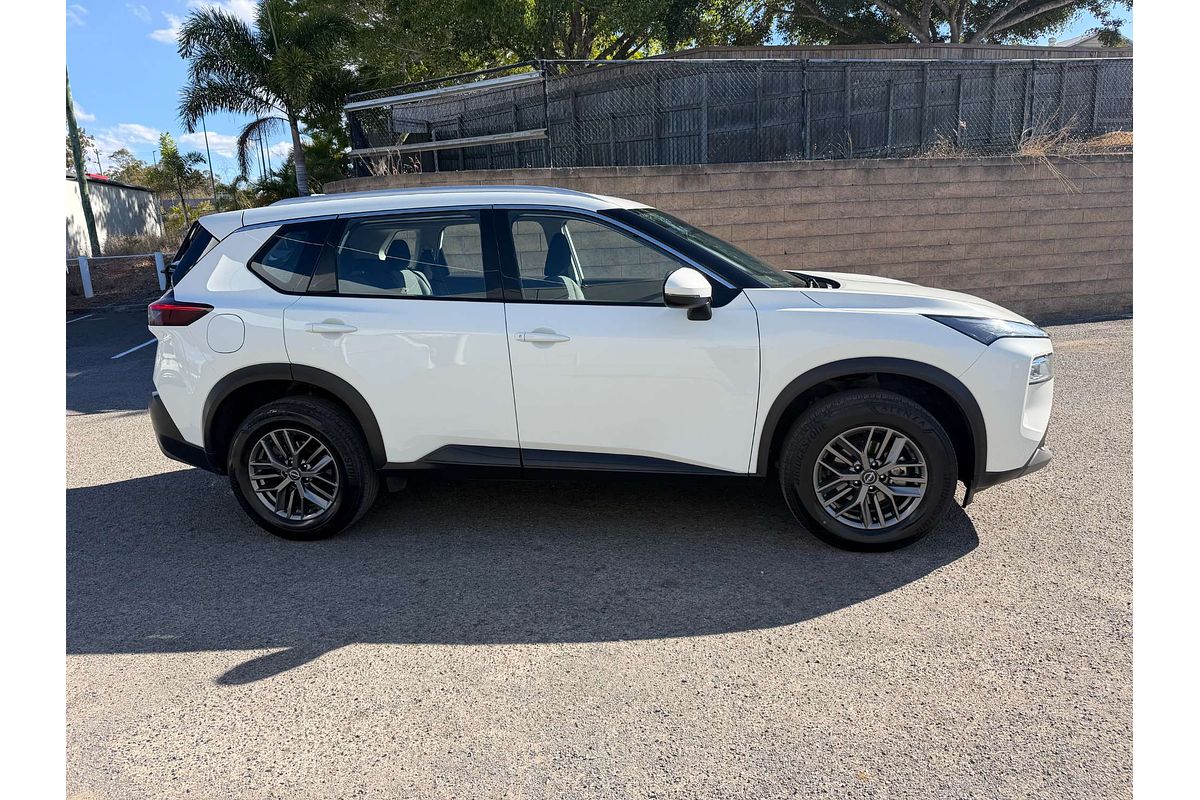 2024 Nissan X-TRAIL ST T33