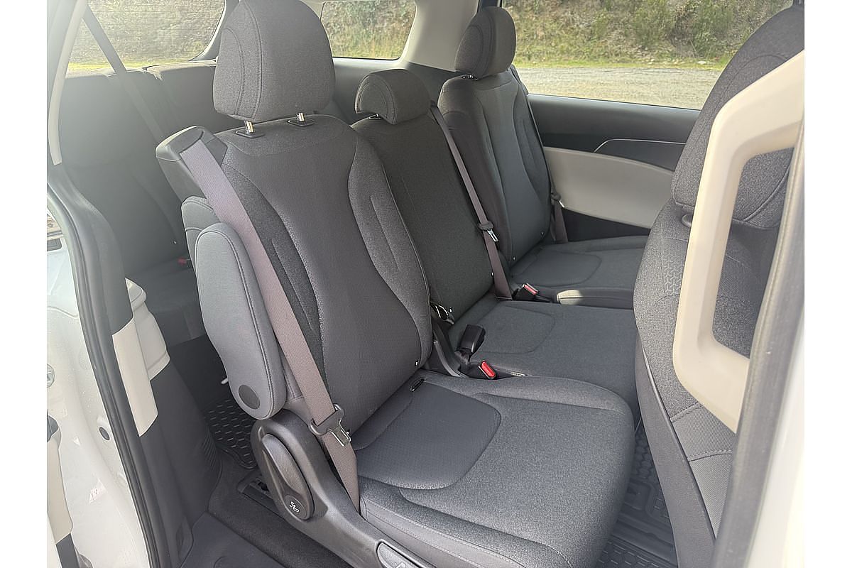 2023 Kia Carnival S KA4
