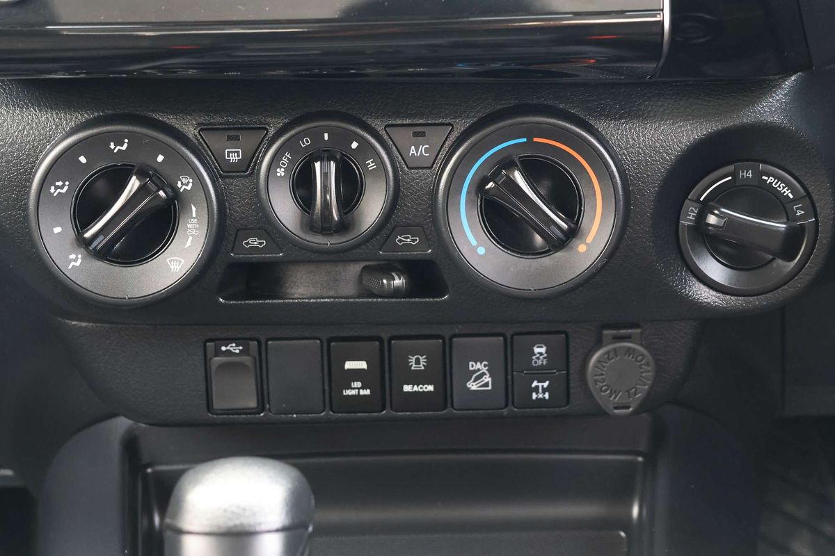 2022 Toyota Hilux SR GUN126R 4X4 image 20