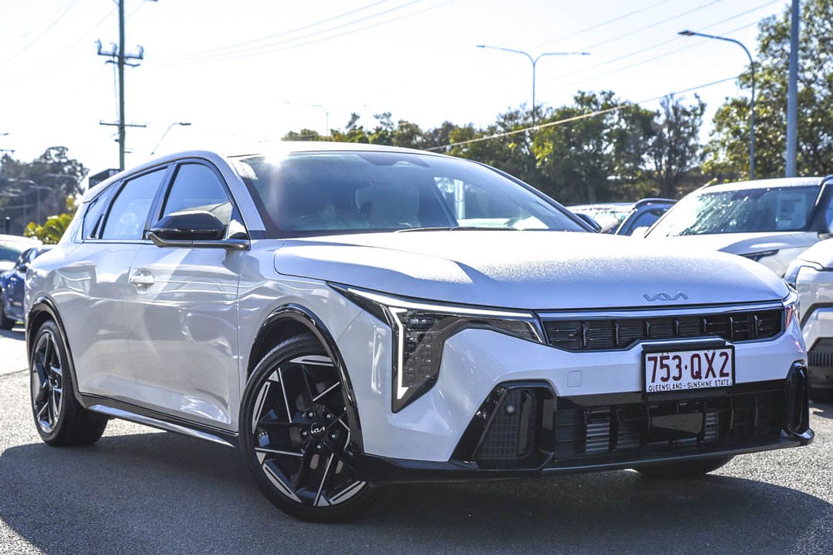 2025 Kia K4 GT-Line CL4m