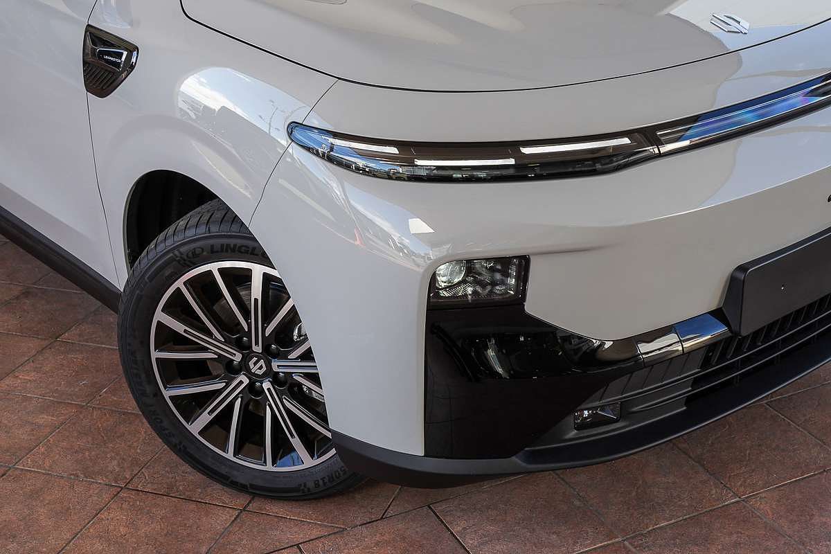 2026 Leapmotor B10 Design LR A12