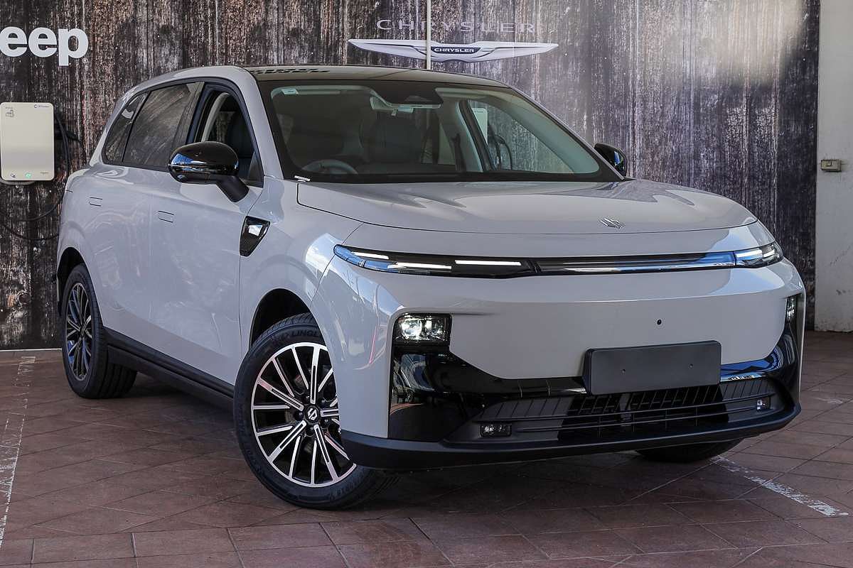 2026 Leapmotor B10 Design LR A12