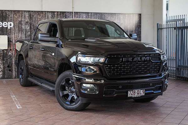 2026 RAM 1500 Express Black Edition Hurricane SO DT 4X4 SWB