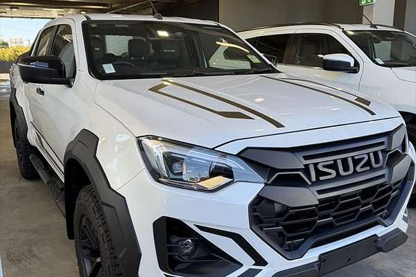 2025 Isuzu D-MAX BLADE 4X4