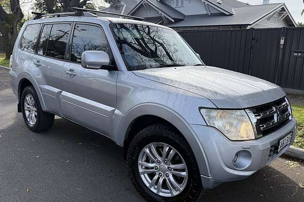 2013 Mitsubishi Pajero VR-X NW