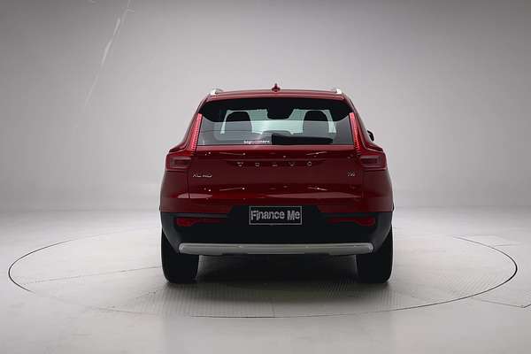 2022 Volvo XC40 T4 Momentum thumb-6
