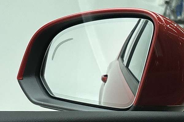2022 Volvo XC40 T4 Momentum thumb-17