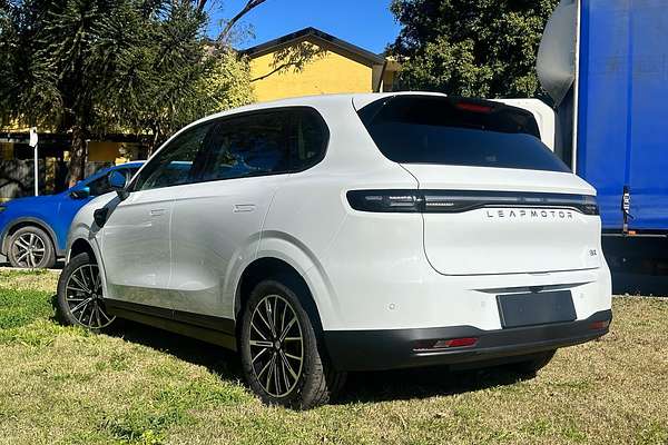 2026 Leapmotor B10 Design LR A12