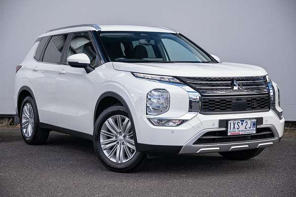 2023 Mitsubishi Outlander LS ZM