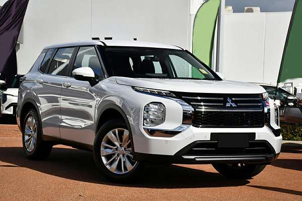 2025 Mitsubishi Outlander ES ZM