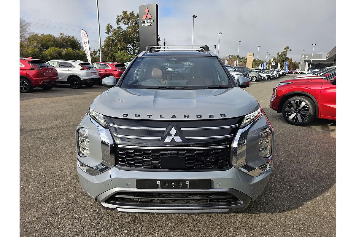 2025 Mitsubishi Outlander Exceed Tourer ZM