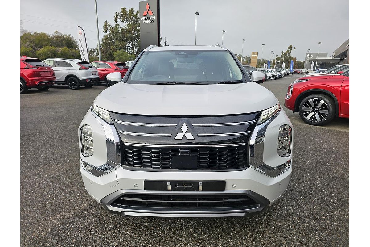 2025 Mitsubishi Outlander Exceed ZM