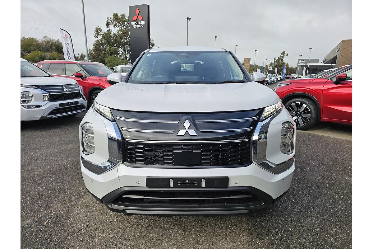 2025 Mitsubishi Outlander ES ZM
