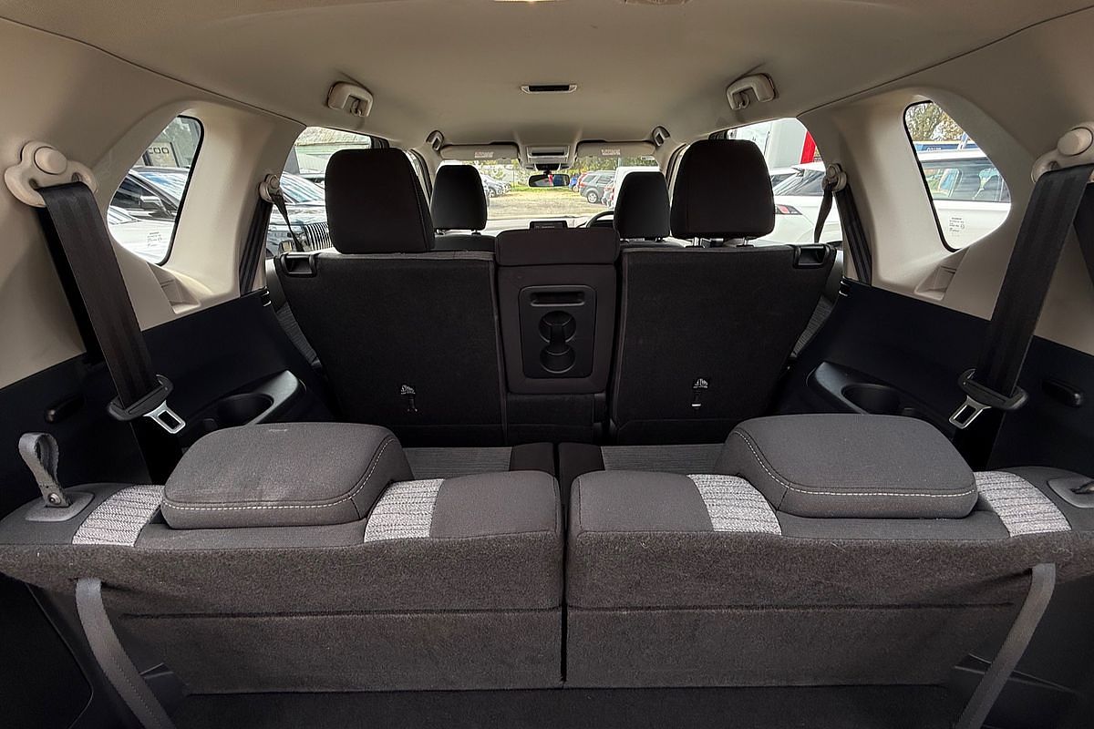 2024 Nissan X-TRAIL ST T33