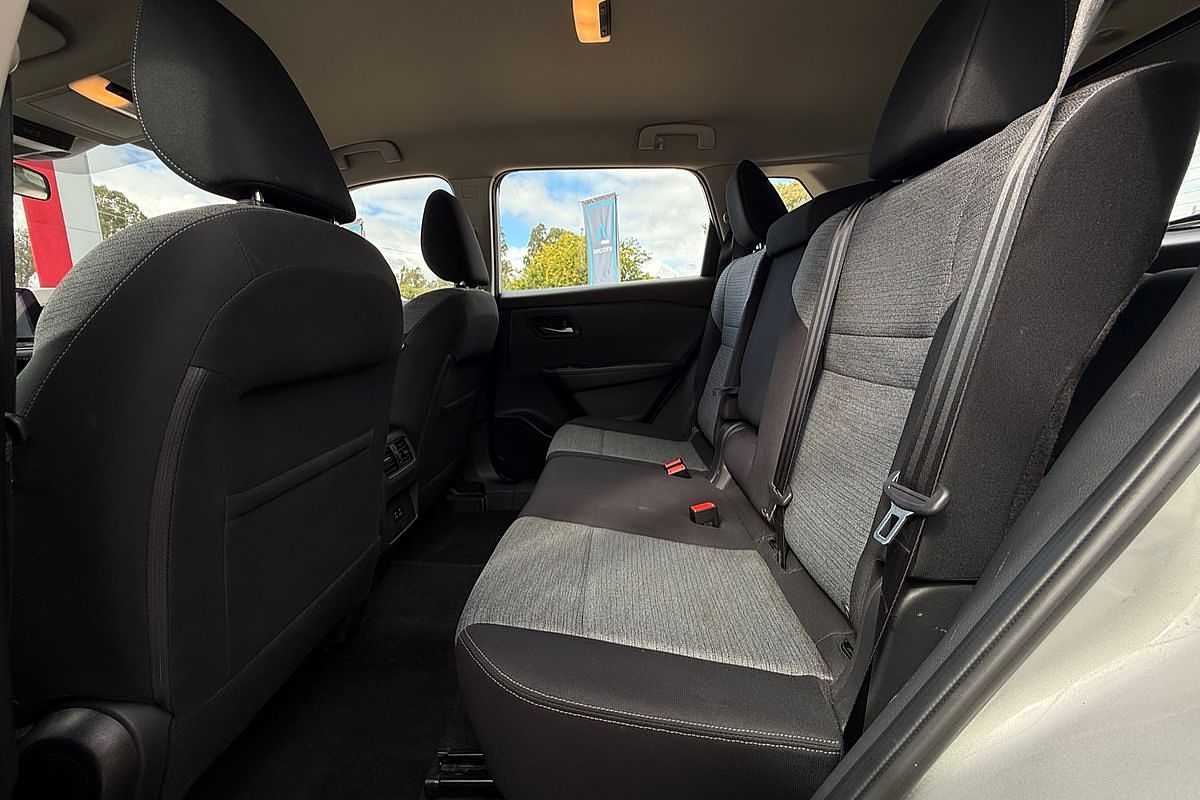 2024 Nissan X-TRAIL ST T33