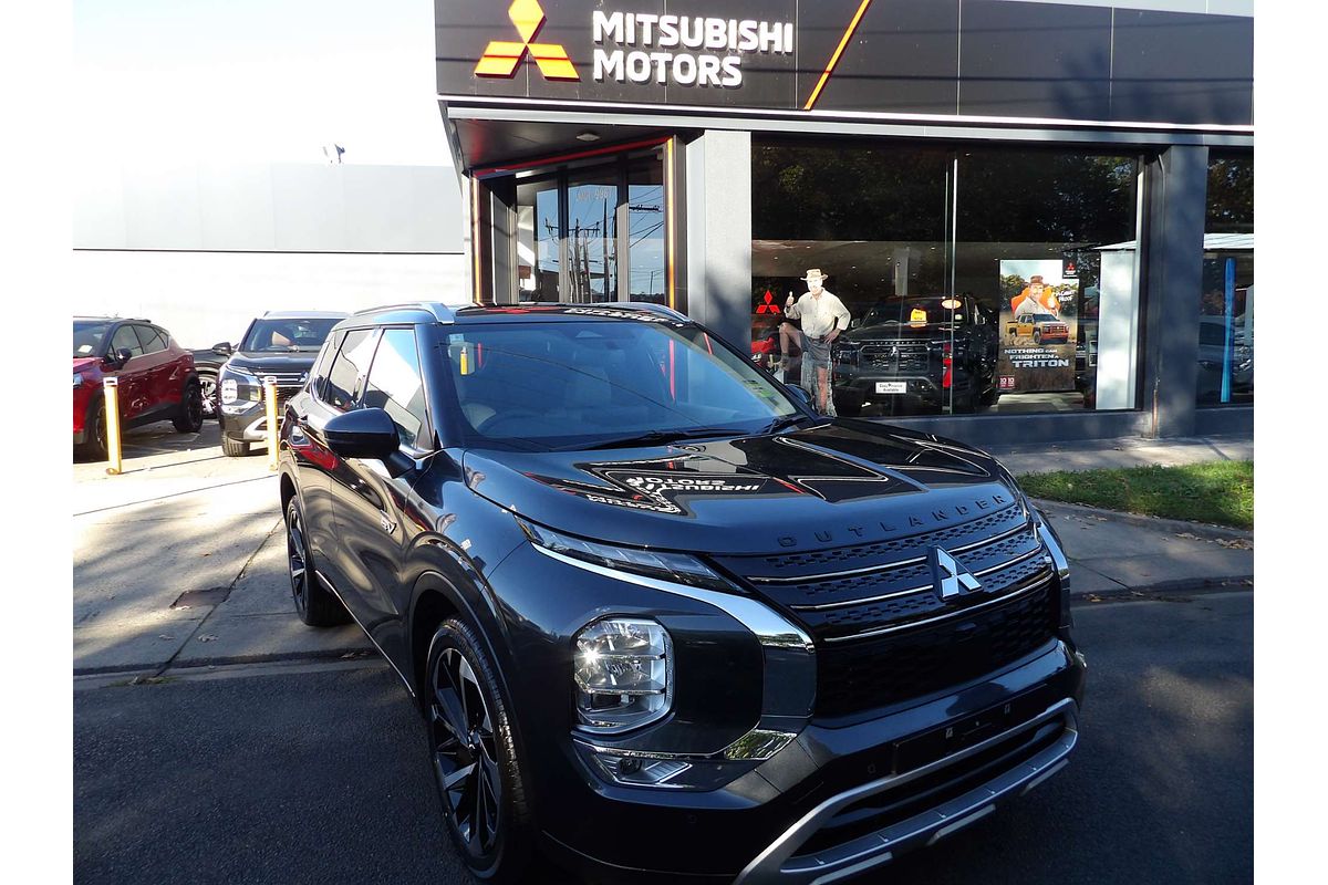 2025 Mitsubishi Outlander PHEV Exceed ZM