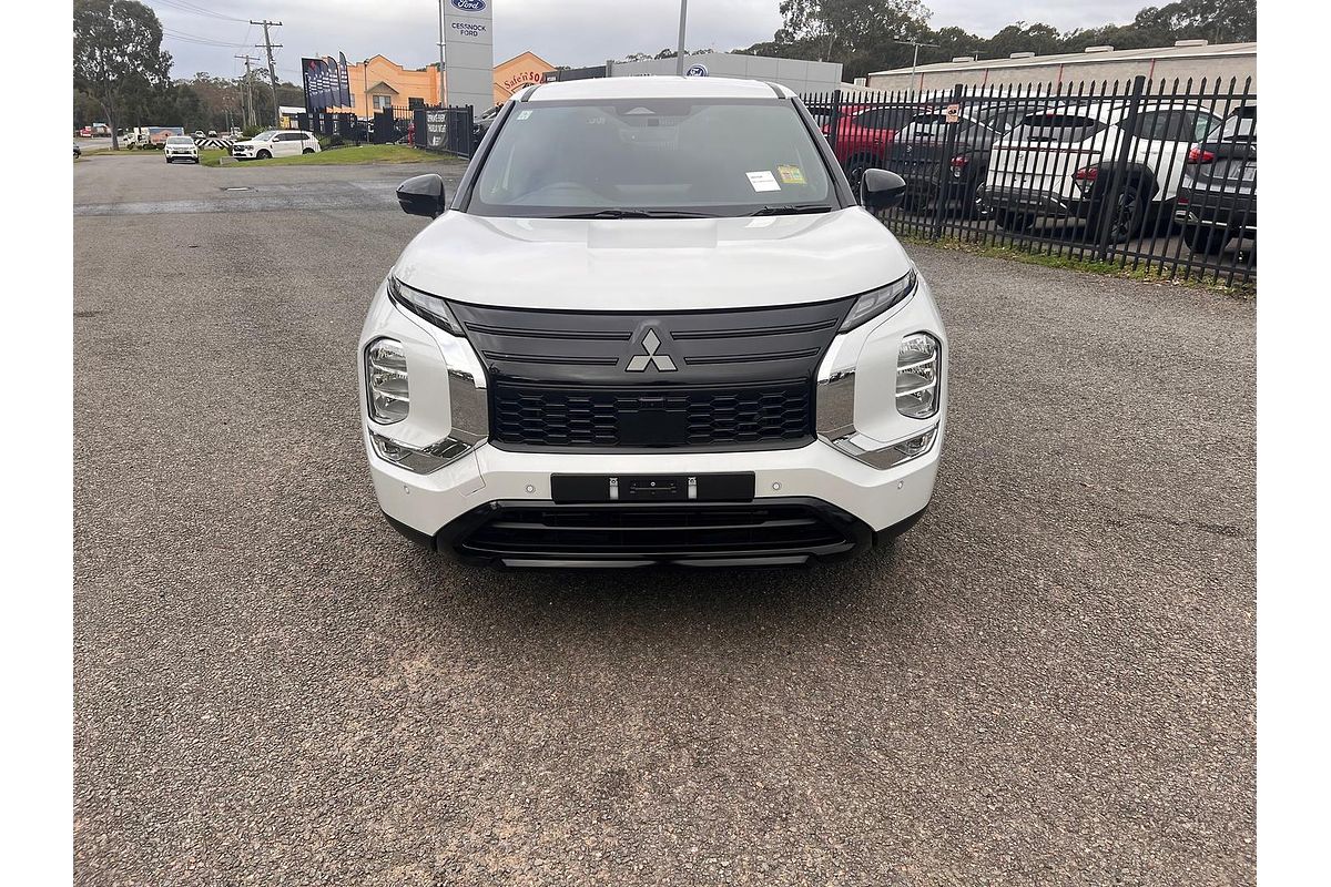 2026 Mitsubishi Outlander Black Edition ZM