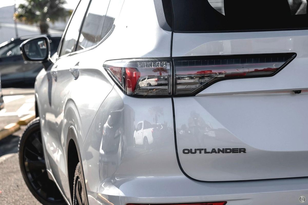 2026 Mitsubishi Outlander Black Edition ZM