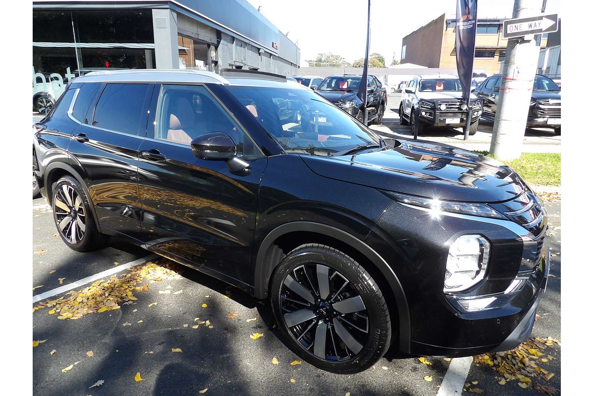 2026 Mitsubishi Outlander Exceed Tourer ZM