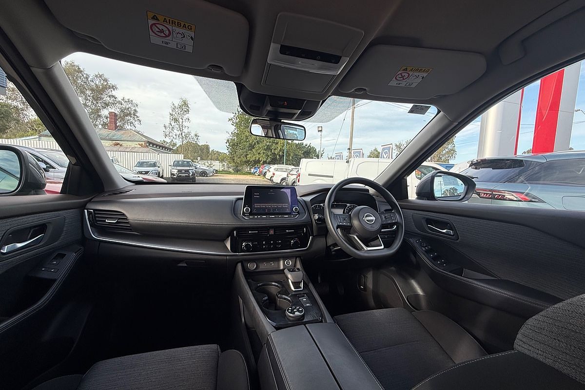2024 Nissan X-TRAIL ST T33