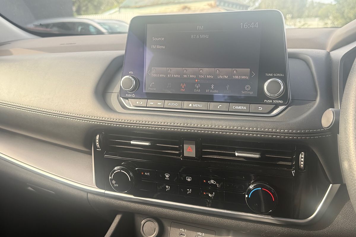 2024 Nissan X-TRAIL ST T33
